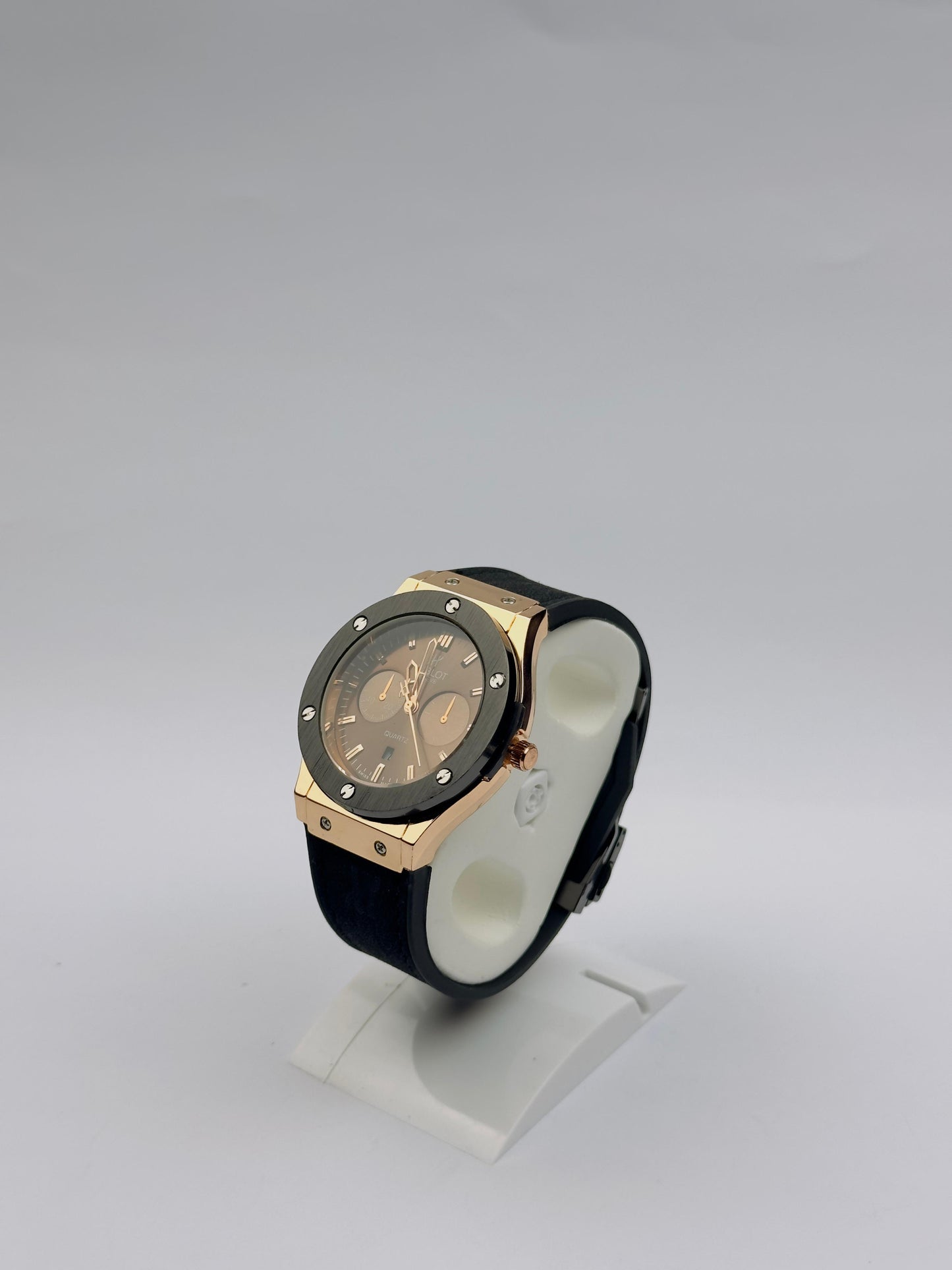 Men’s Hublot Chronograph Watch – Rose Gold with Black Silicone Strap | Tick Empire